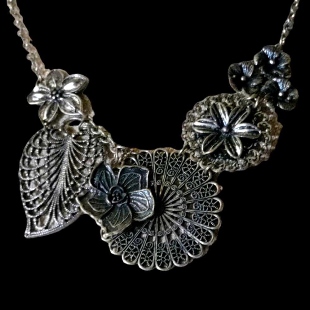 Necklace - Picture 2 of 2